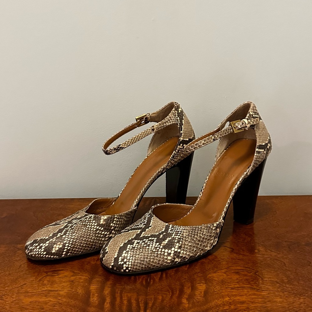 Bally Heels - Picture 1 of 11